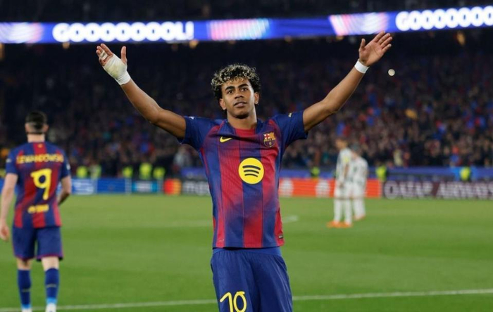 巴萨7-2血洗纽卡，拉菲尼亚独造5球助球队晋级欧