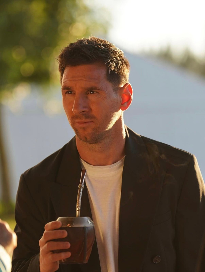 梅西现身埃塞萨训练基地备战国家队赛事