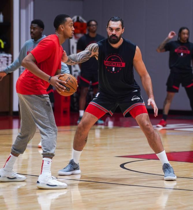 火箭湖人三日激战争夺西部第三席位