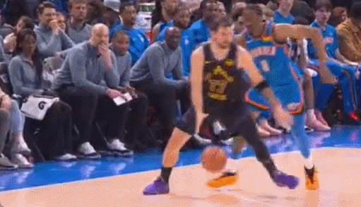 东契奇伤退湖人溃败 雷霆狂胜定西部格局