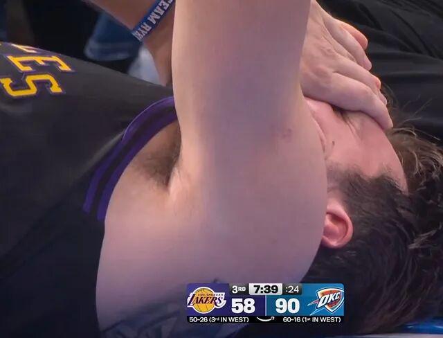 东契奇伤退湖人溃败 雷霆狂胜定西部格局